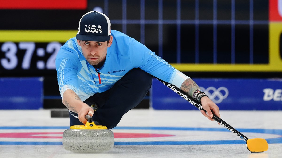 Team Usa Curling Defeats China Improves To 3 3 In 22 Olympics Nbc Los Angeles