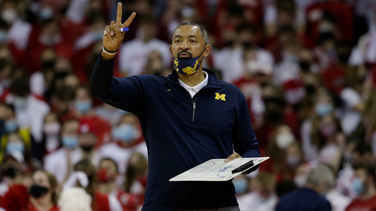 Michigan Coach Juwan Howard Hits Wisconsin Assistant After Badgers Win - Vimarsana News
