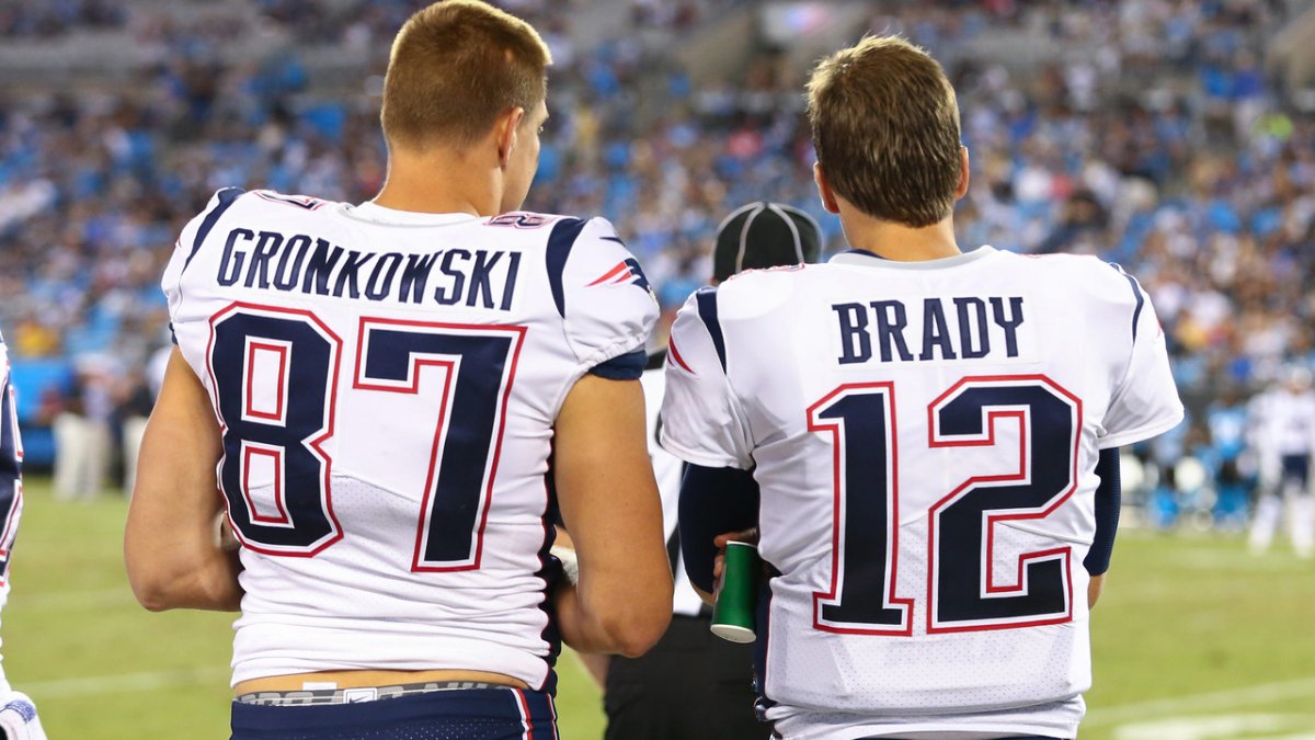 See Tom Brady's Funny Response to Rob Gronkowski's Retirement