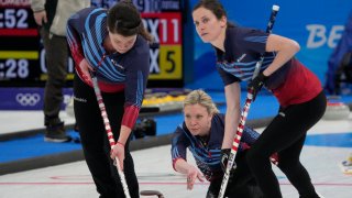 Team Usa Dominates In Women S Curling Match At Winter Olympics Nbc Los Angeles