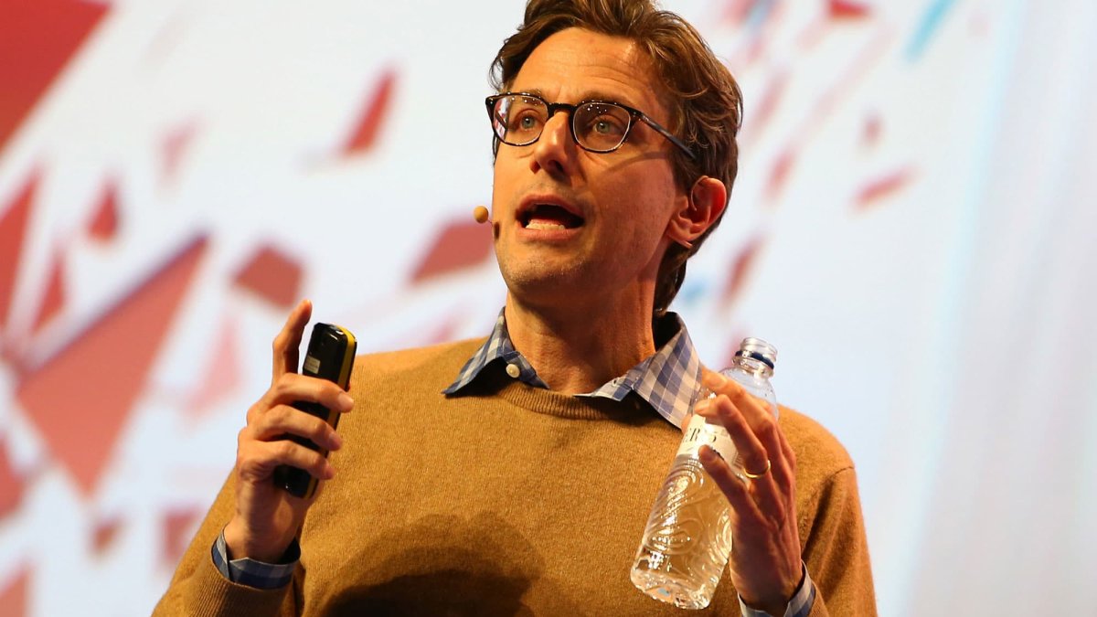 BuzzFeed Investors Have Pushed CEO Jonah Peretti to Shut Down Entire Newsroom, Sources Say - Vimarsana News