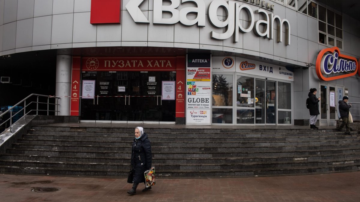 Retailers Start to Warn of Business Impact From Russia's Invasion of Ukraine - Vimarsana News