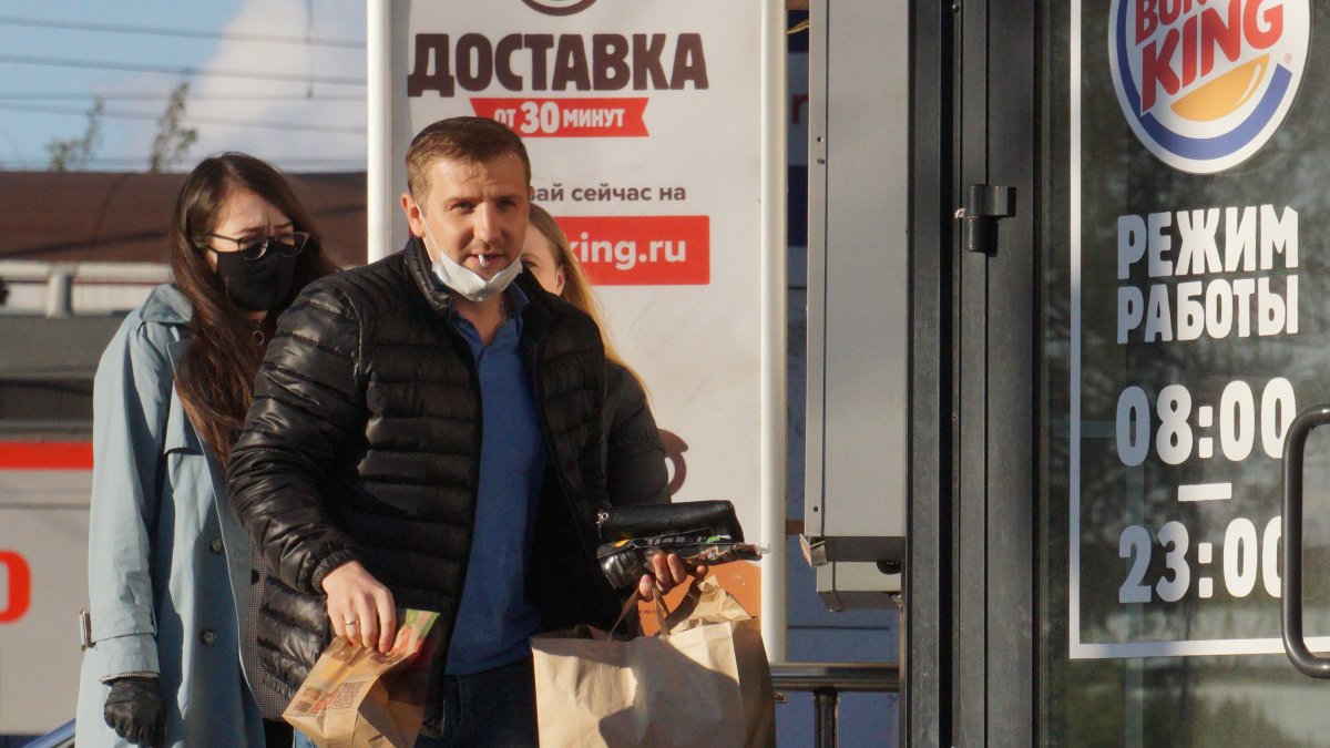 Burger King Partner in Russia Refuses to Close 800 Locations, as Fast-Food Chain Moves to Divest - Vimarsana News