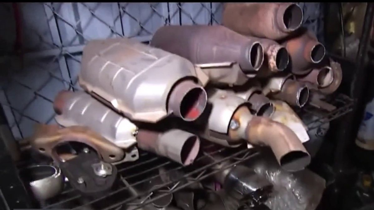 Watch Catalytic Converter Theft Takes Only Minutes NBC Los Angeles