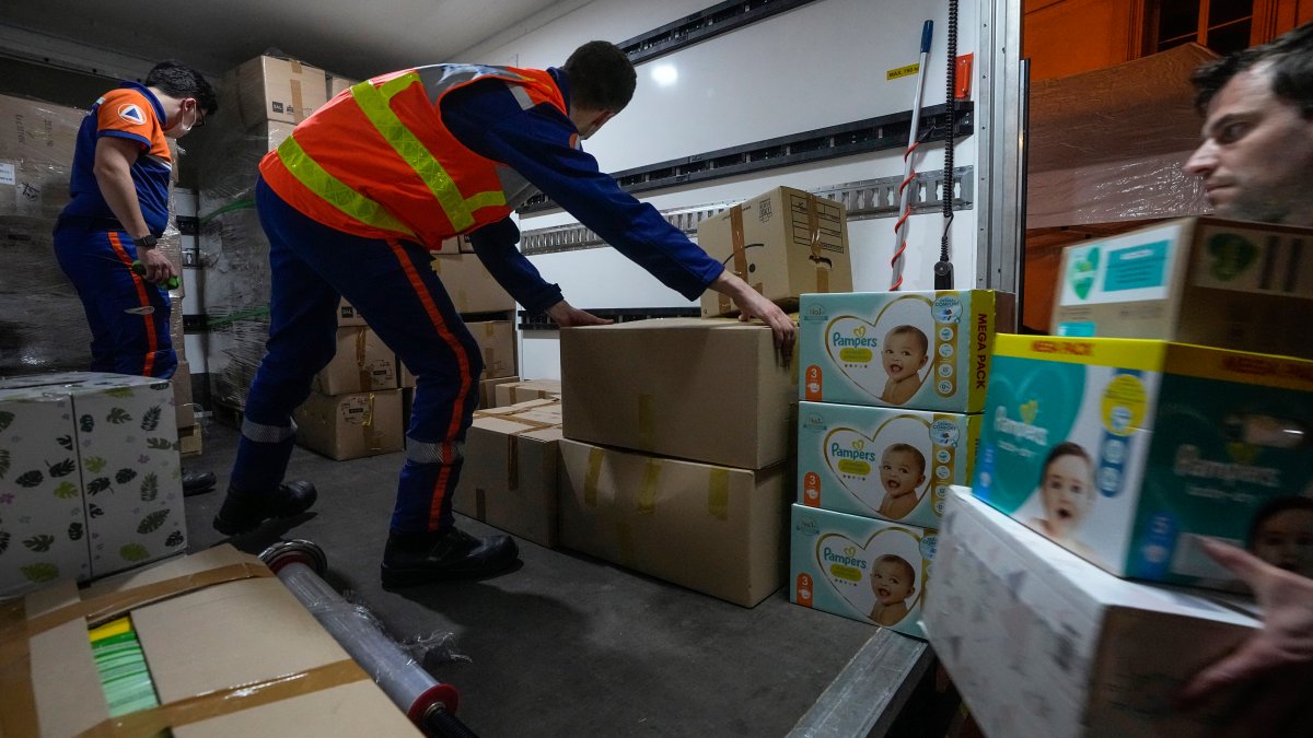 Charities Struggle to Deliver Humanitarian Aid Into Ukraine - Vimarsana News