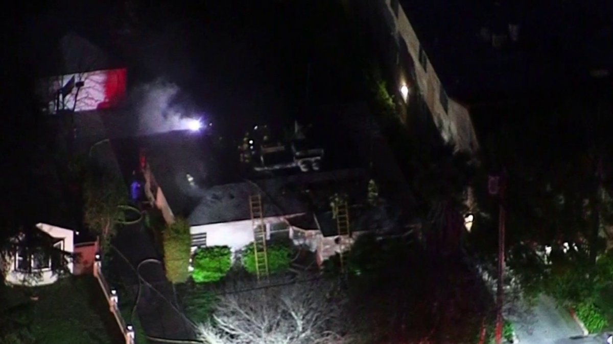 Firefighters Knock Down House Fire in Valley Village – NBC Los Angeles