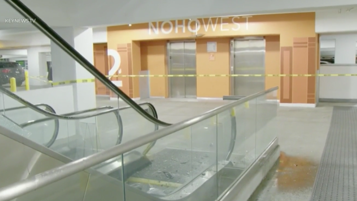 Thieves Crash Car Through Front of Beverly Hills Neiman Marcus – NBC Los  Angeles