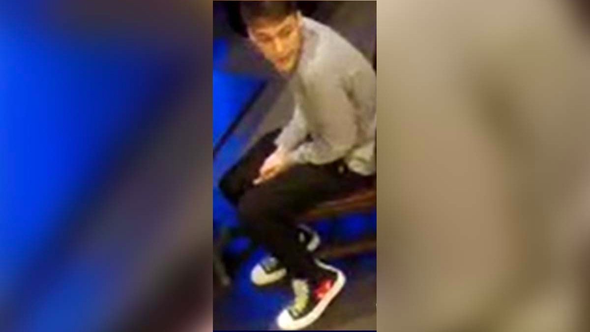 Police Seek ‘Mr. Flashy Shoes’ in Bitcoin Swindle – NBC Los Angeles Police Seek ‘Mr. Flashy Shoes’ in Bitcoin Swindle – NBC Los Angeles