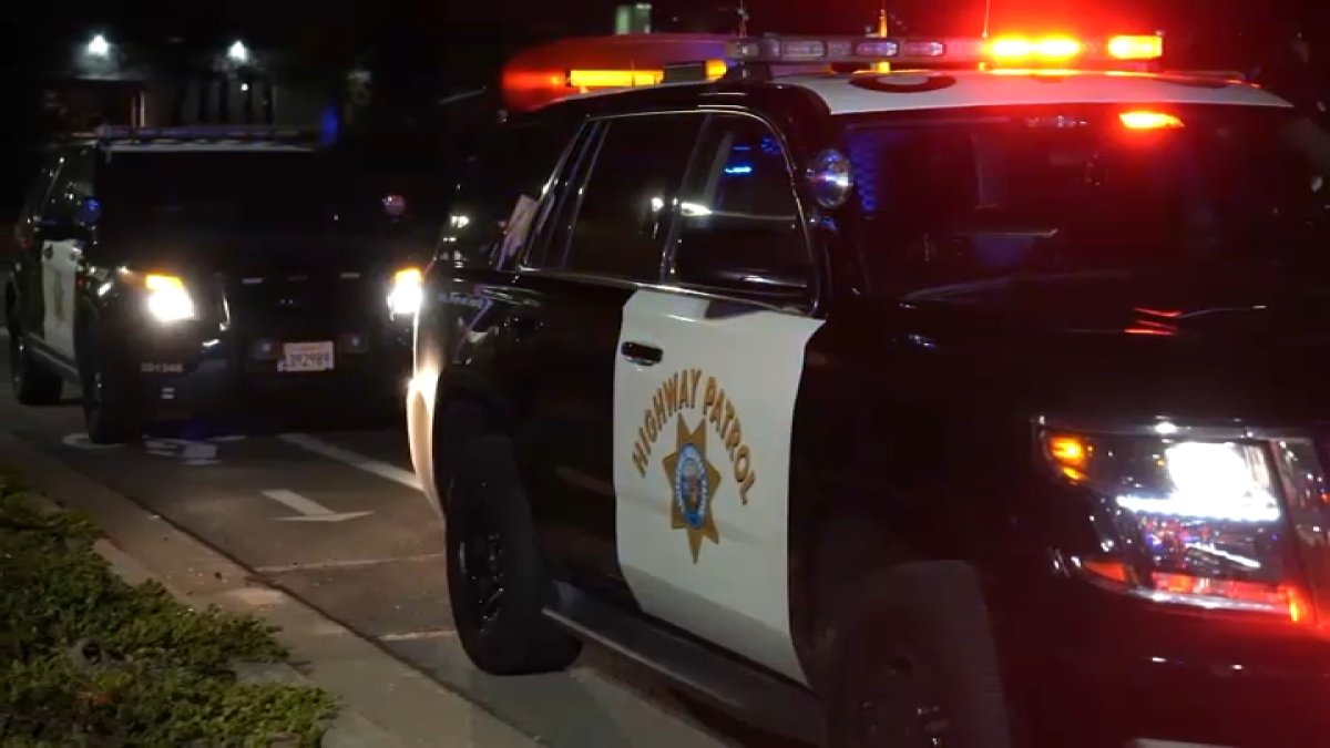 Off-duty LA County deputy among 2 killed in Studio City freeway crash, sources say