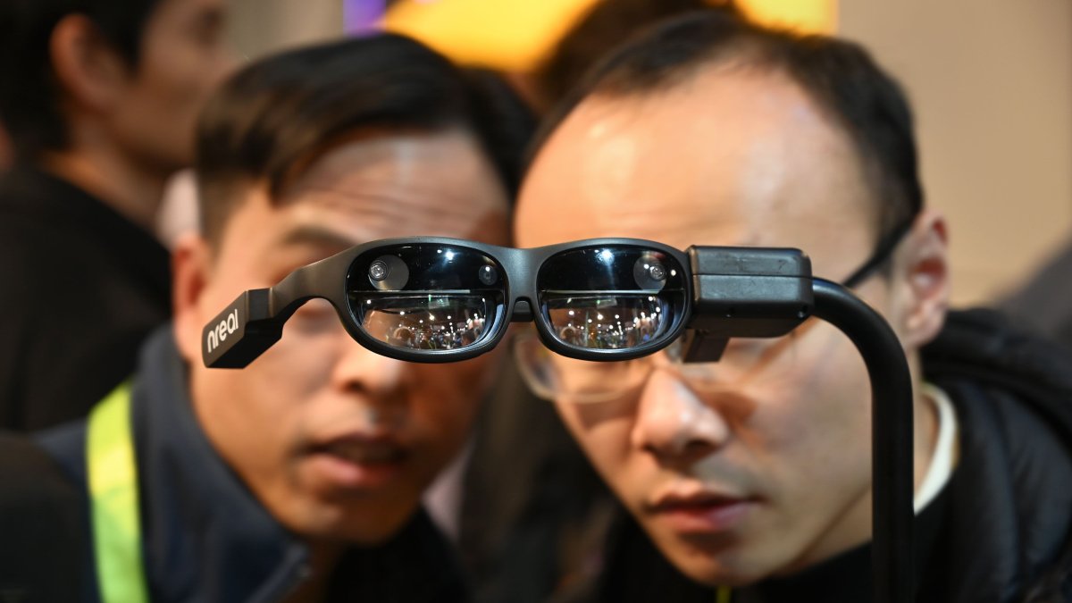 Chinese Start-Up Nreal Is Launching Its Augmented Reality Glasses in the UK This Spring - Vimarsana News