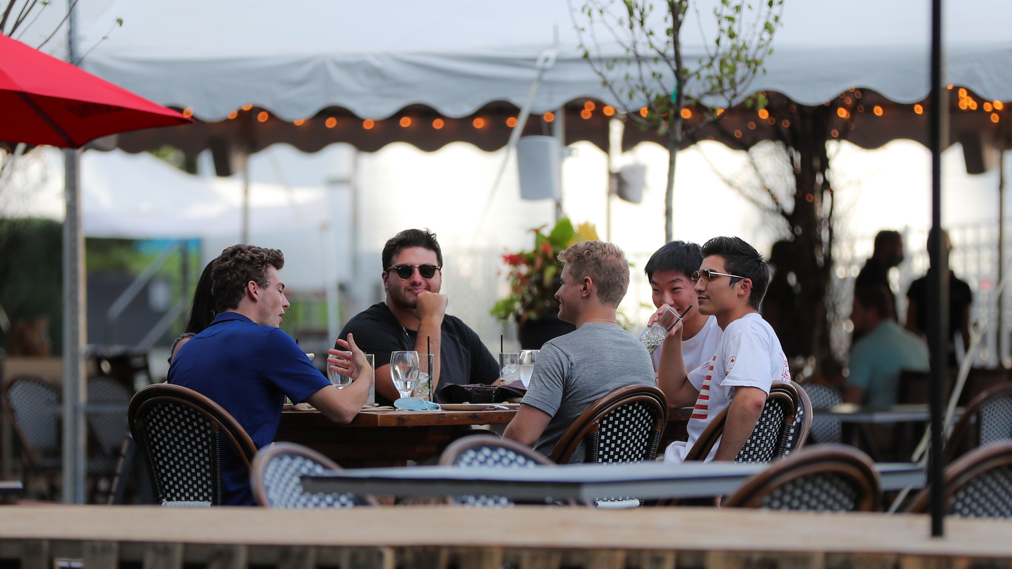 L.A. ordinance would make alfresco dining program permanent - Los