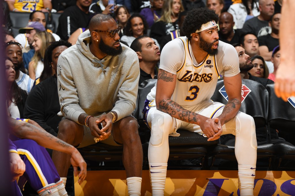 LeBron's Lakers crush Timberwolves, Knicks stu