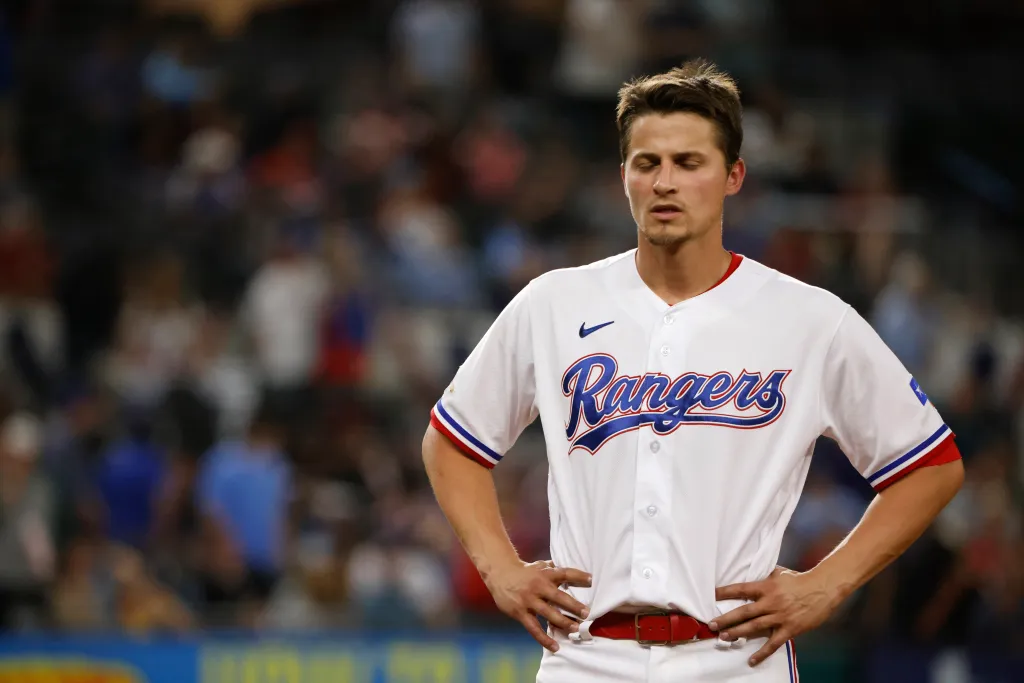 Corey Seager removed from Rangers game vs. Dodgers after awkward