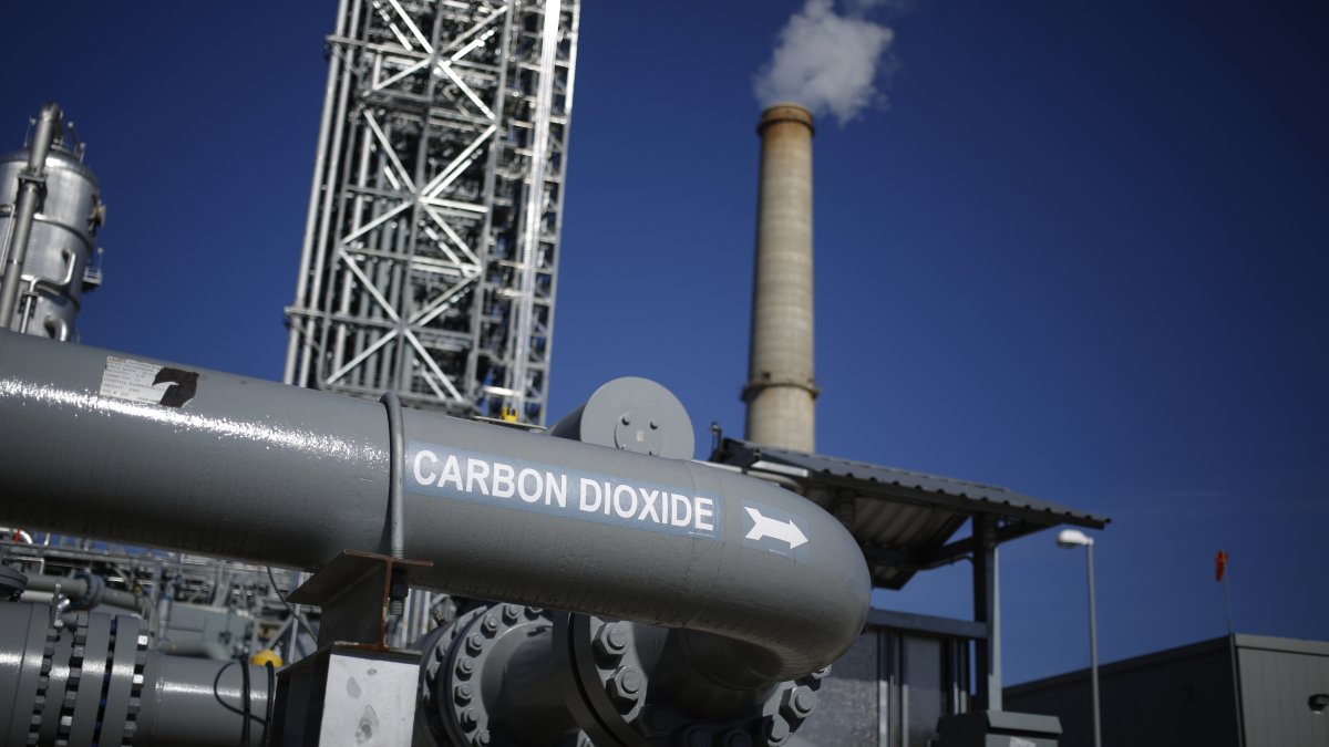 Battle Over Carbon Capture as Tool to Fight Climate Change – NBC Los Angeles - Vimarsana News
