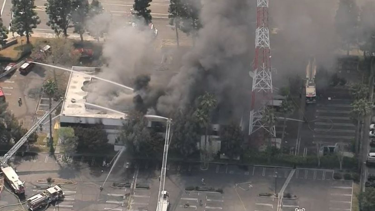 Watch Firefighters Battle Garden Grove Fire NBC Los Angeles