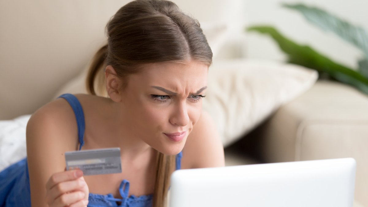 Here Are Some Key Things Financial Advisors Would Tell Their Younger Selves - Vimarsana News