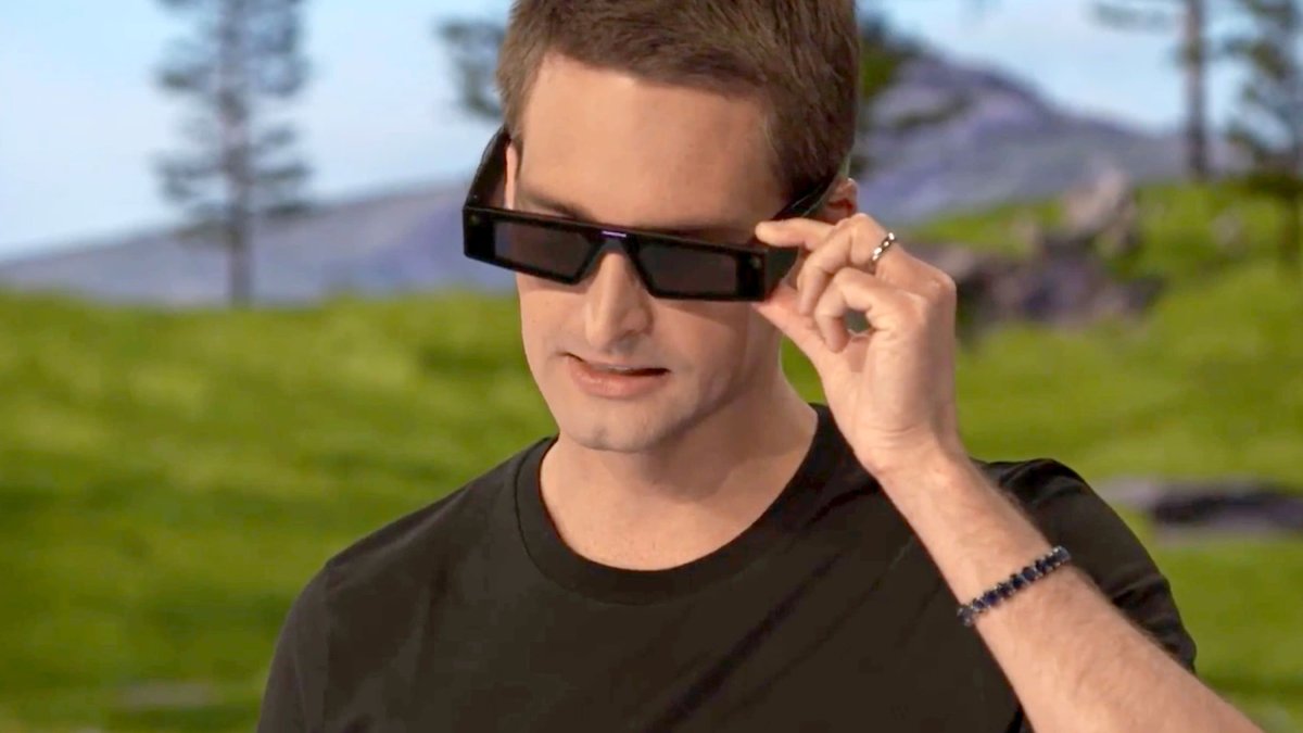 Snap Plunges 30% After CEO Warns Company Will Miss Revenue and Earnings Estimates, Slow Hiring - Vimarsana News