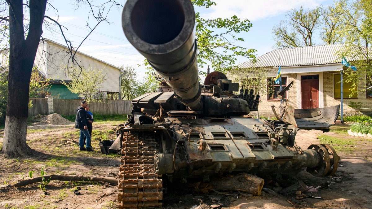 Russia Is the 'Most Direct Threat' to World Order, EU Chief Says; Russian Airstrikes Hit Northeastern Ukraine – NBC Los Angeles - Vimarsana News