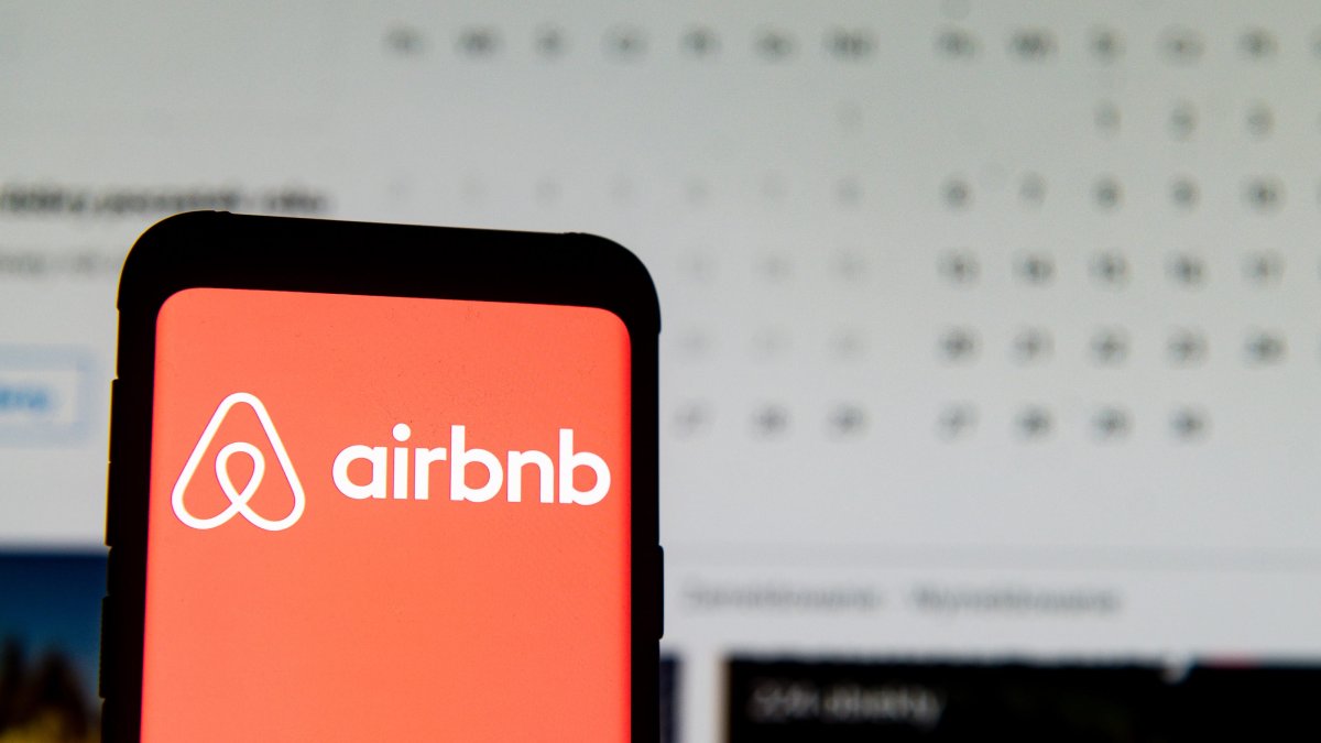 Airbnb CEO Brian Chesky Shares the No. 1 Trait You Need to Land a Job There - Vimarsana News