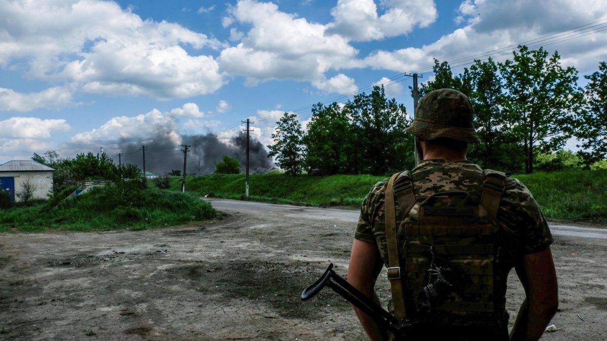 Russian Forces Advance in the East of Ukraine; Zelenskyy Says Donbas Situation 'Very Difficult.' Follow Our Live Updates – NBC Los Angeles - Vimarsana News
