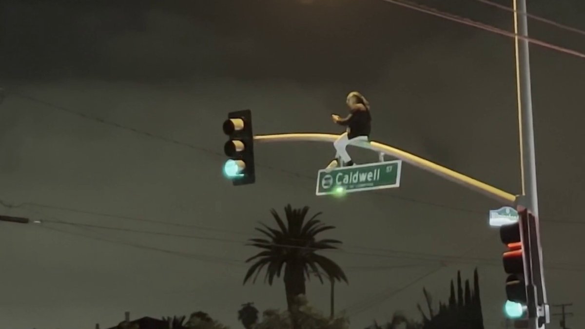 Video Shows Chaotic Compton Street Takeover – NBC Los Angeles