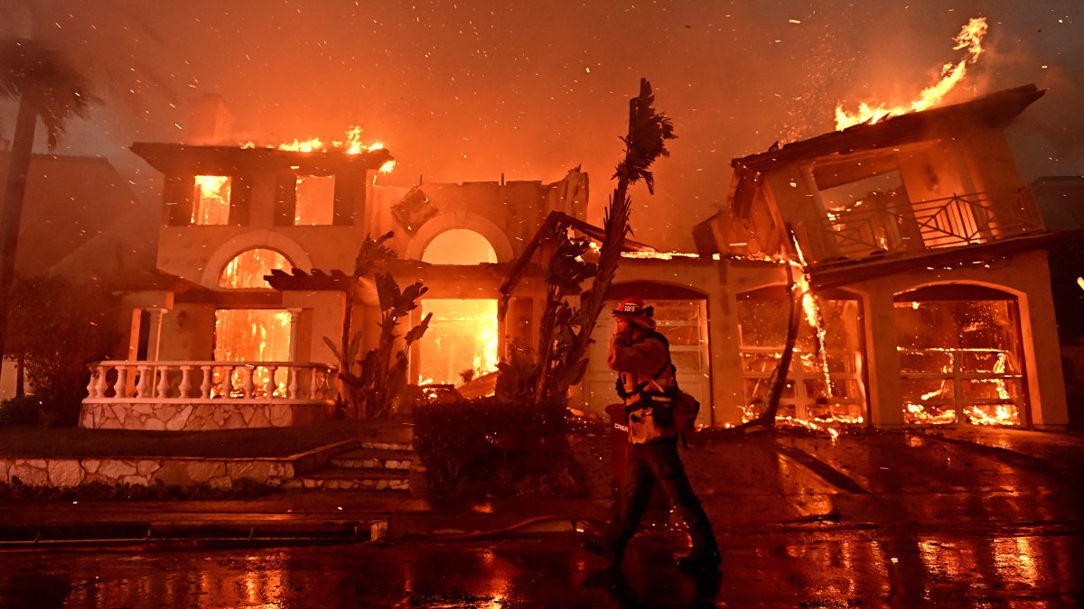حريق لاجونا نيجيل يحرق 20 منزلاً على الأقل – إن بي سي لوس أنجلوس