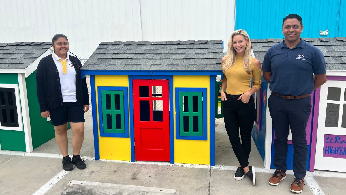 Teens Build Playhouses for a Great Cause NBC Los Angeles