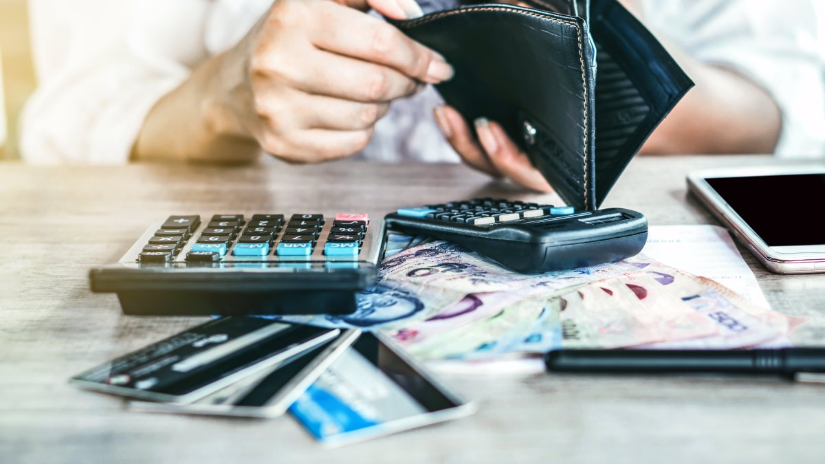Average Credit Card Interest Rates Have Topped 20%. Here's How to Pay Down That Debt Fast - Vimarsana News