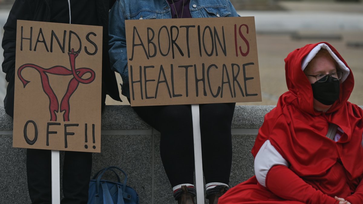 California Lawmakers Want to Make Abortion a Constitutional Right – NBC Los Angeles - Vimarsana News