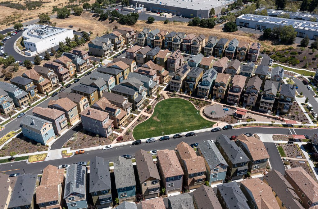 Housing Wealth Gains a Record $1.2 Trillion, But There Are Signs the Market Is Cooling - Vimarsana News