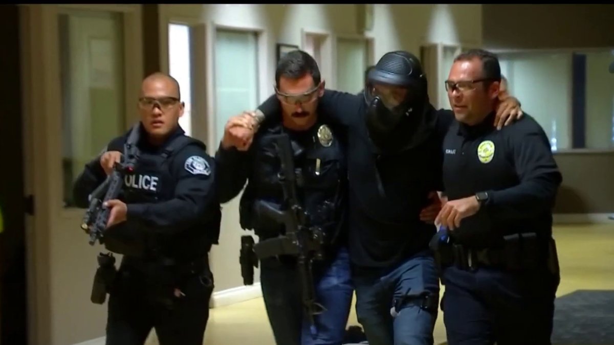 Officers Undergo Active Shooter Training in Santa Ana – NBC Los Angeles