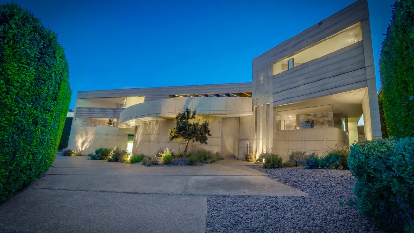 The front of the $23.5 million Crescent House in Encinitas.