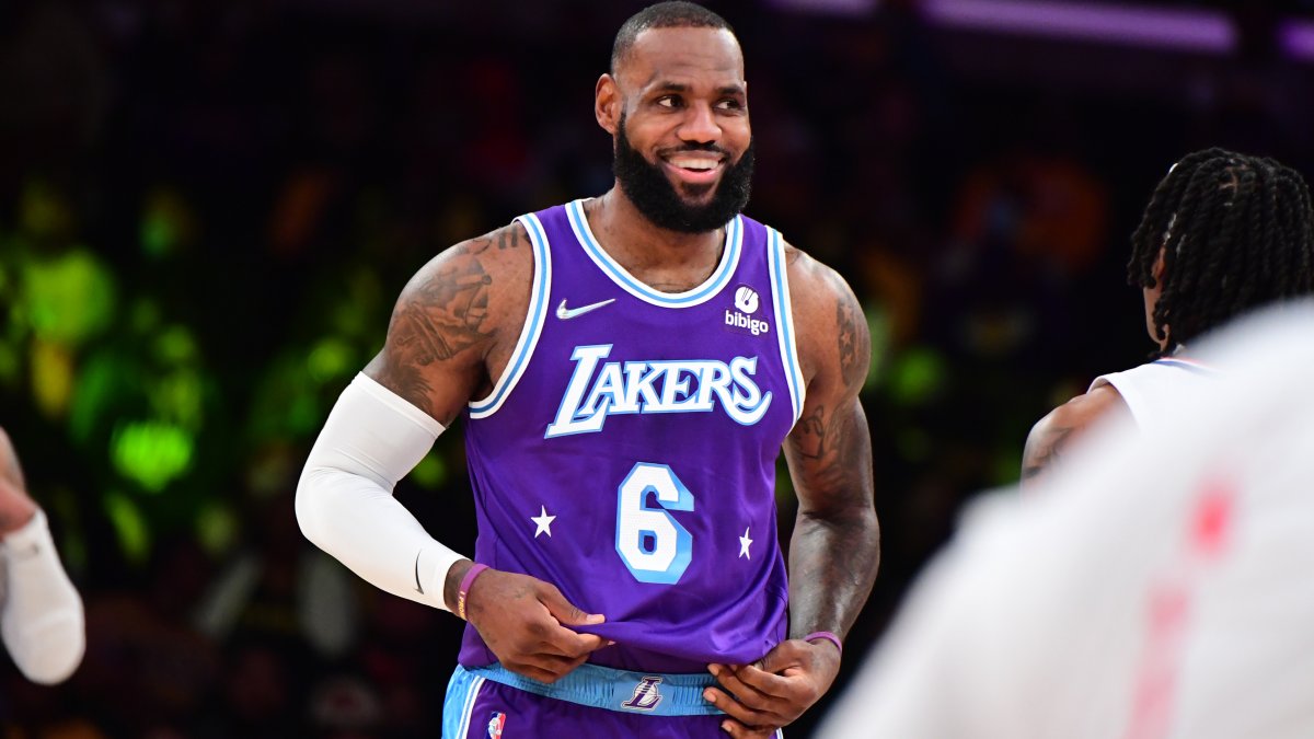 vacante al límite George Hanbury LeBron James Game-Worn 'City Edition' Lakers Jersey Up For Auction – NBC  Los Angeles
