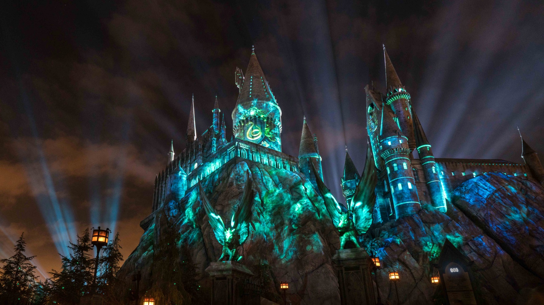 The Nighttime Lights at Hogwarts Castle' to Magically Reappear