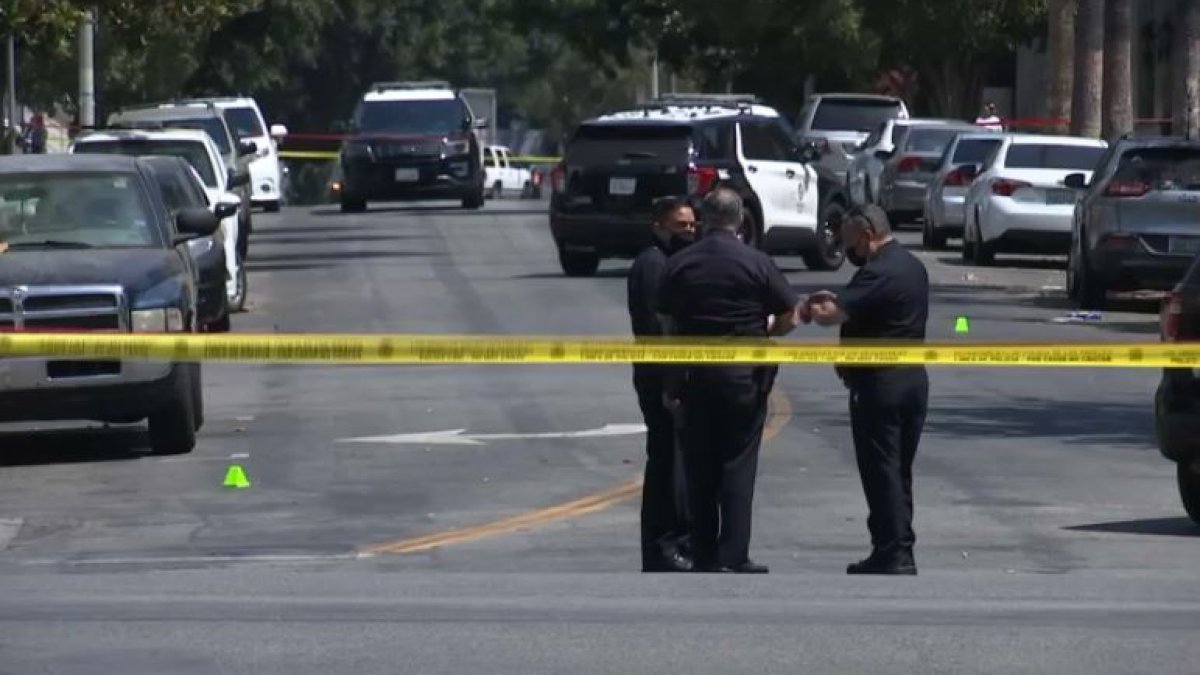 Police Fatally Shoot Armed Man in Koreatown, LAPD Says NBC Los Angeles