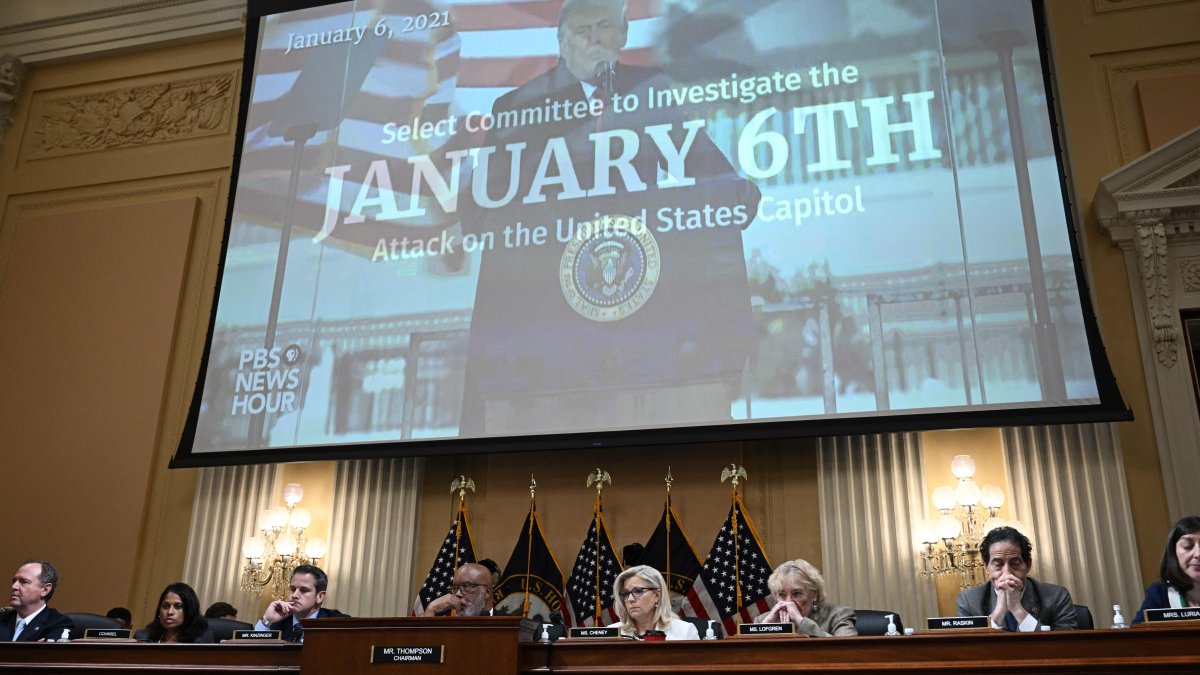 Democrats Allege Cover-Up Over Deleted Secret Service Texts and Demand Records 1