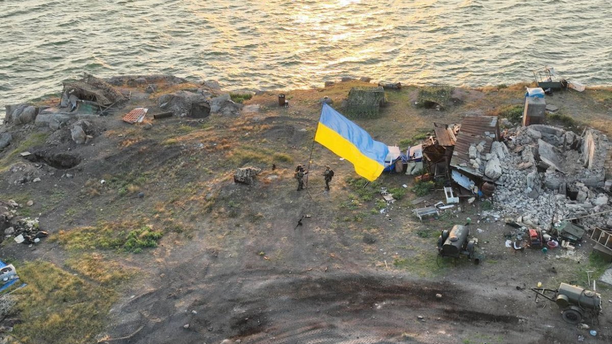 Ukraine Says Retaking of Snake Island Shows Kyiv 'Cannot Be Broken'; Russia Hits Out at West at G-20 – NBC Los Angeles - Vimarsana News