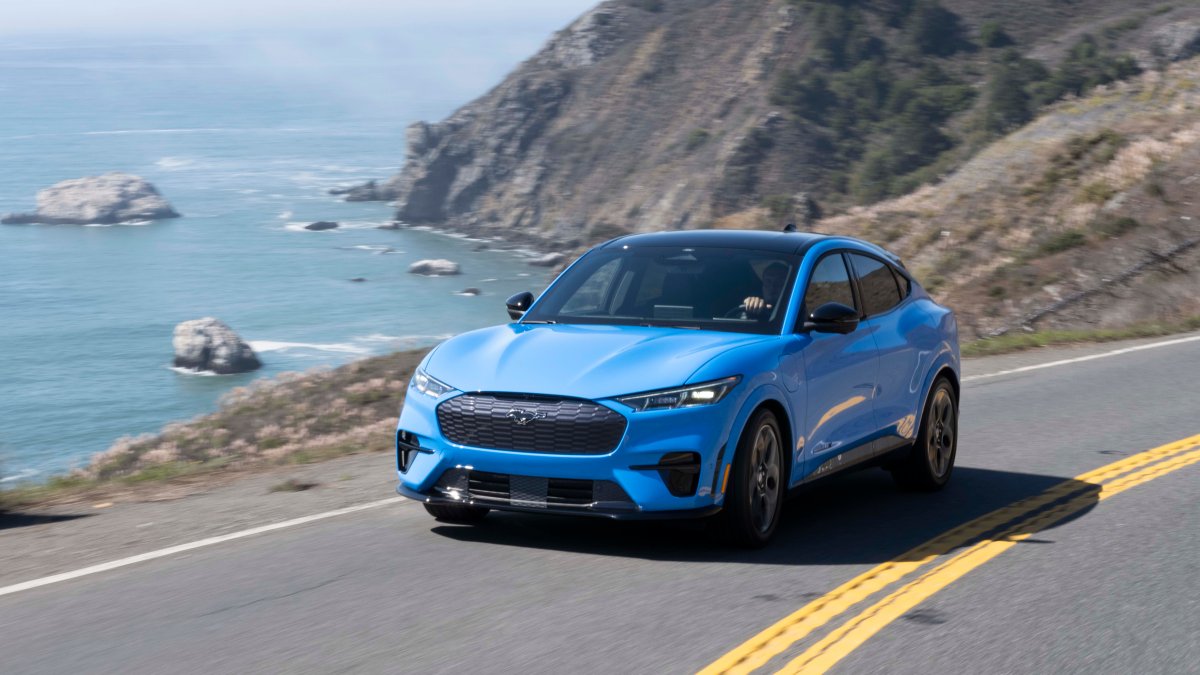 Ford's Mustang Mach-E Electric Crossover Is a Hit With Industry Insiders — That Could Help It Take on Tesla - Vimarsana News