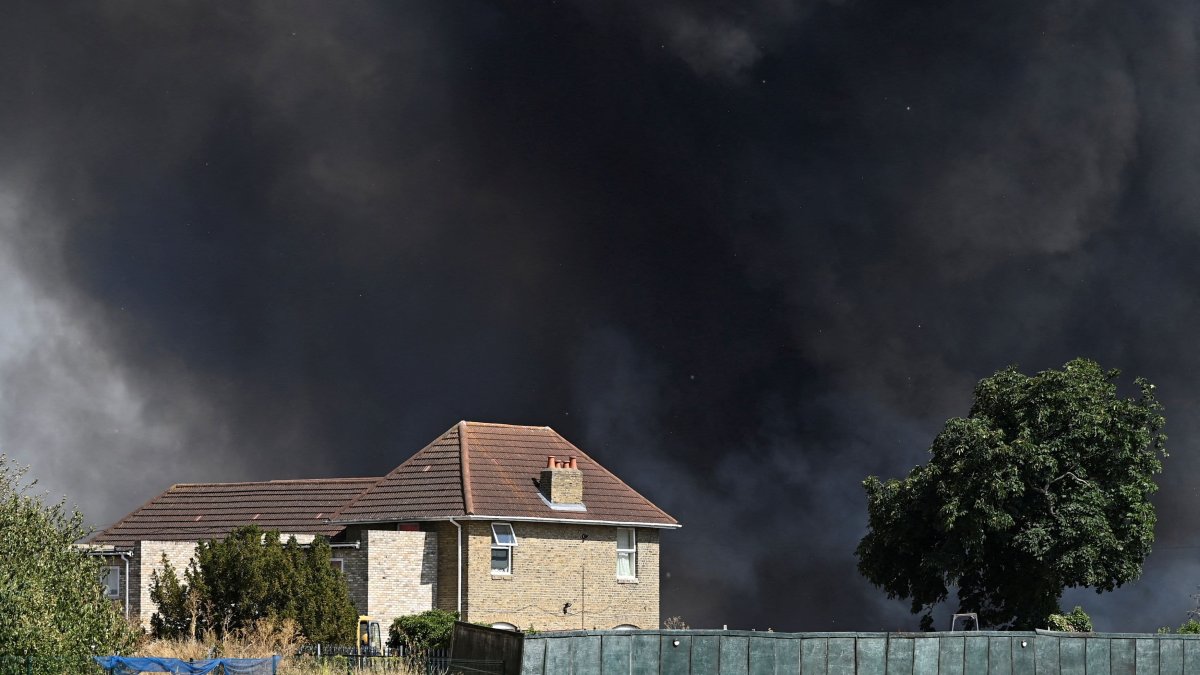 'Heat Apocalypse': Photos Show Europe's Devastating Wildfires as Temperatures Surge – NBC Los Angeles - Vimarsana News