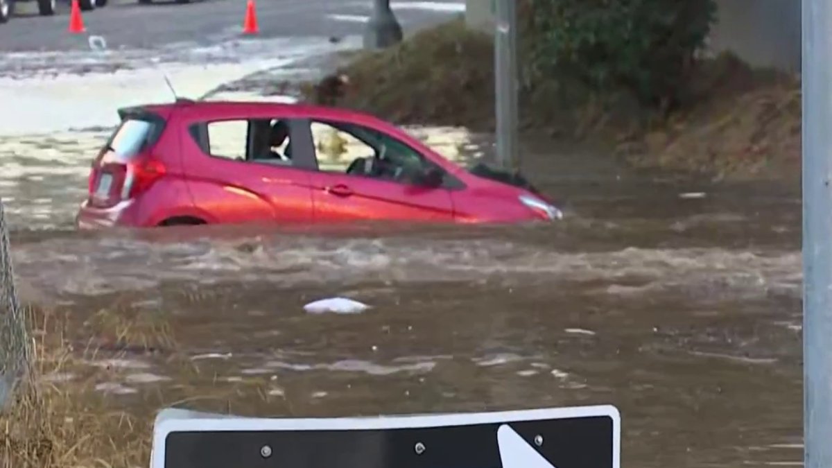 Massive Water Main Break in Hollywood Hills – NBC Los Angeles