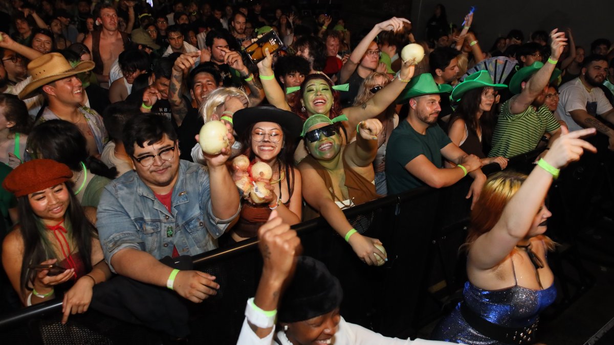 Shrek Themed Rave Returns To LA NBC Los Angeles Shrek Themed Rave Returns To LA NBC Los Angeles