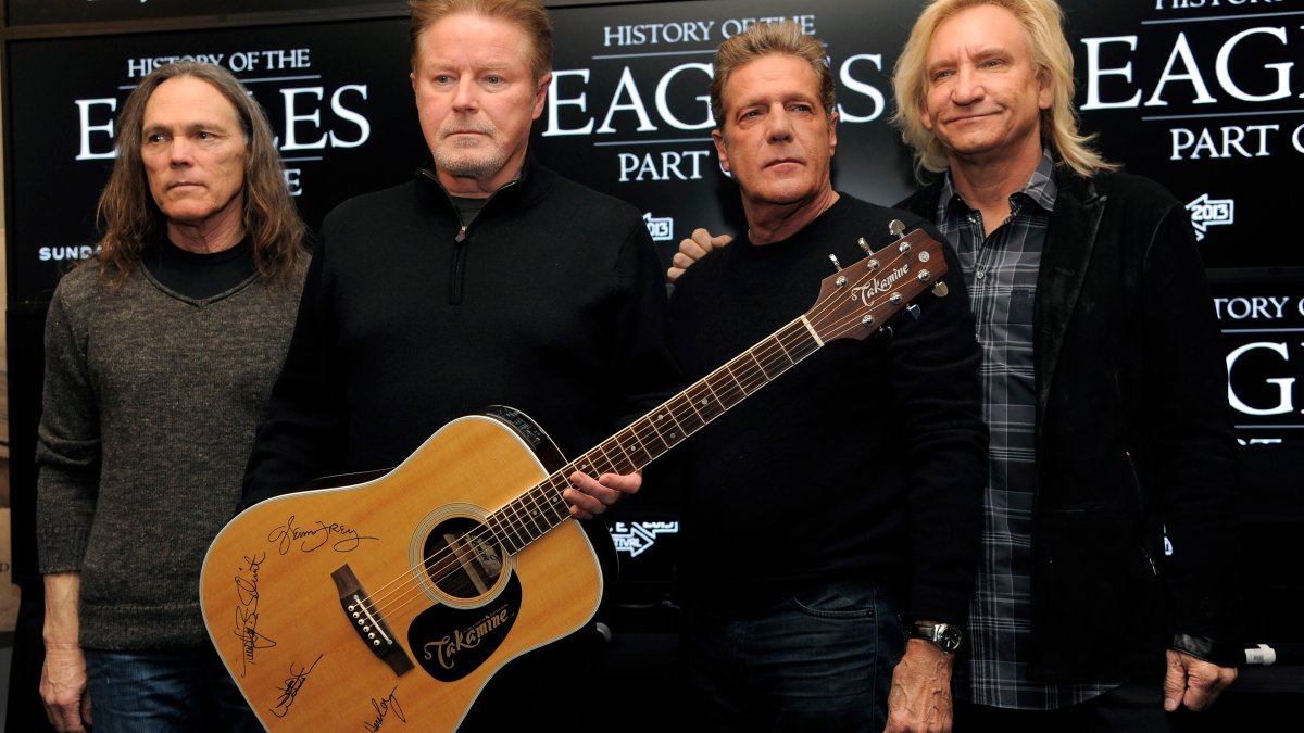 'Hotel California' Handwritten Lyrics Allegedly Stolen, 3 Charged in Scheme – NBC Los Angeles - Vimarsana News