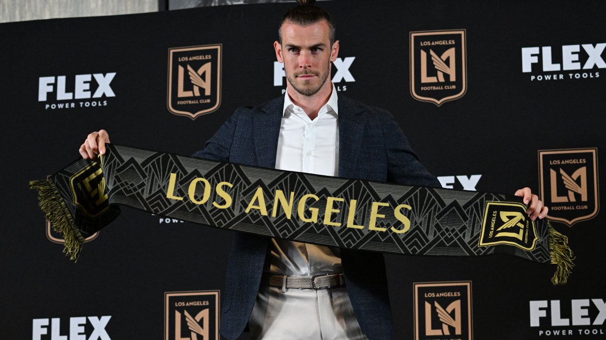 Gareth Bale joined LAFC because he 'wants to be happy', says Carlos Vela