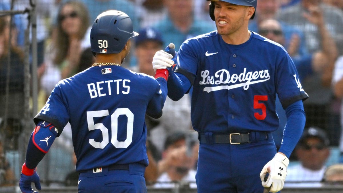 Mookie Betts hits 29th homer and Freddie Freeman goes 3 for 4 as Dodgers  rout lowly Athletics 10-1 - ABC News