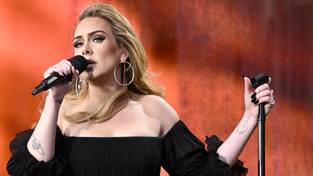 Adele shows why residencies are rewarding again