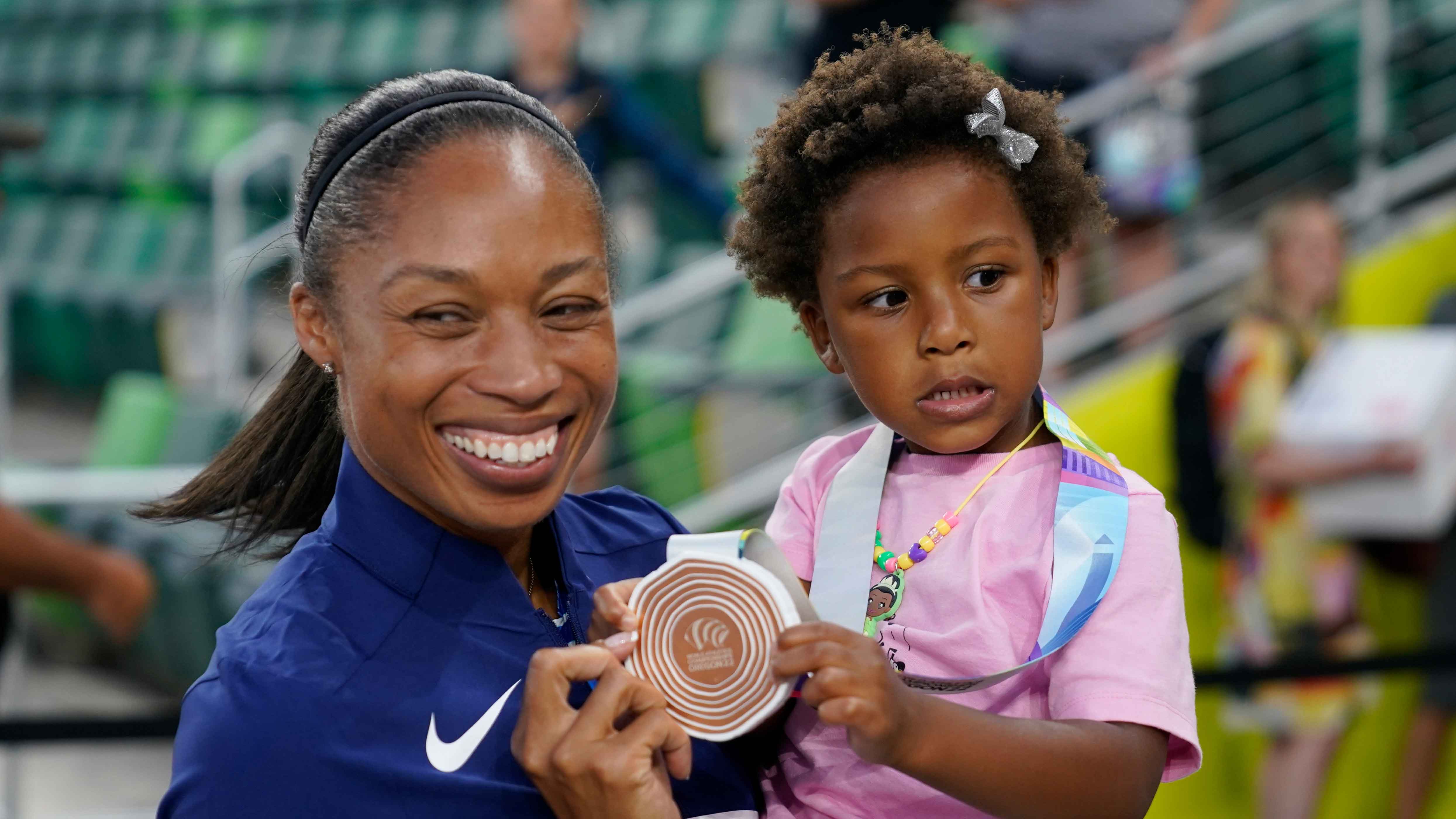 U.S. Women Win 4x400, And Allyson Felix Becomes The Most Decorated U.S.  Track Athlete