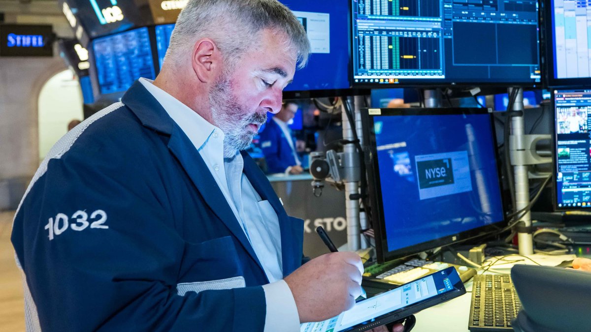 Stock Futures Fall Slightly Ahead of Fed Chair Powell's Speech in Jackson Hole - Vimarsana News