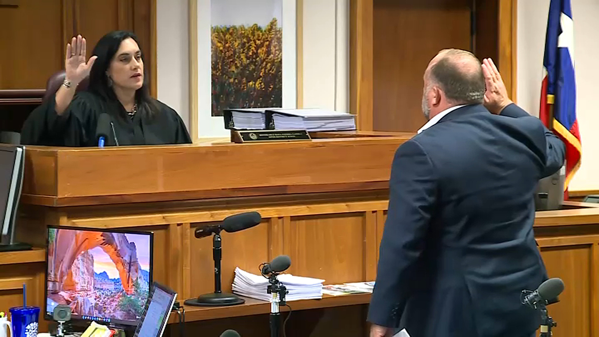 Jan. 6 Panel Asks for Alex Jones' Mistakenly Disclosed Texts, Sandy Hook Attorney Says 1
