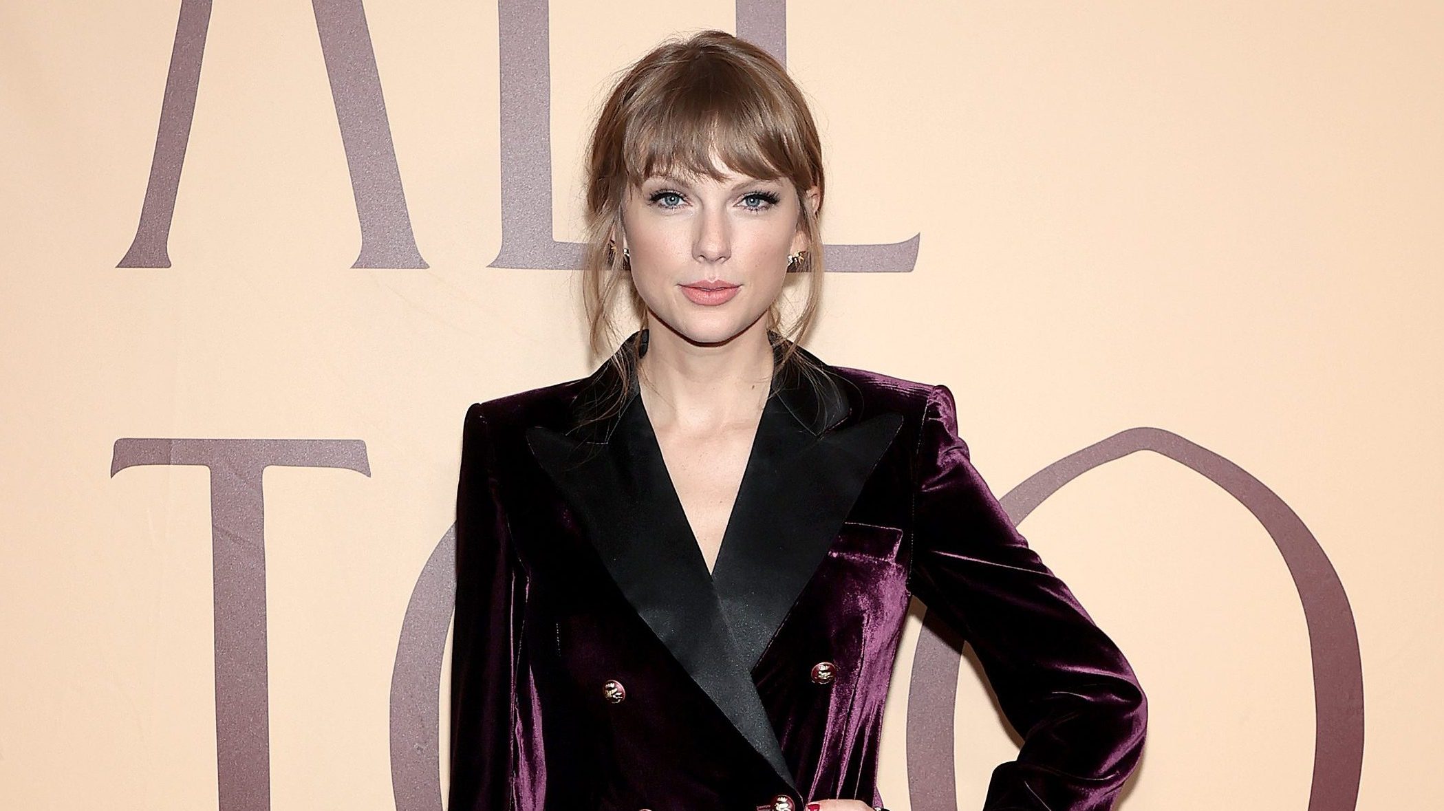 How to pre-order Taylor Swift's new album, 'Midnights