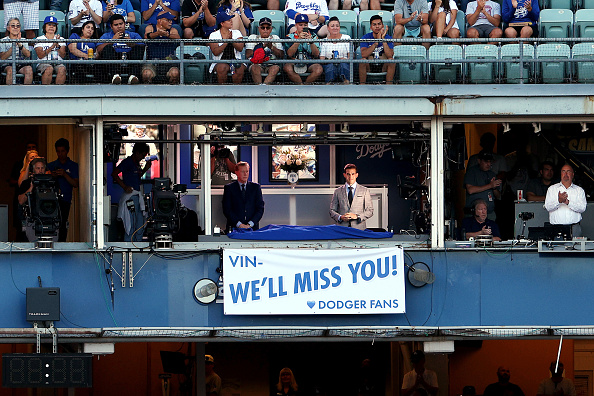 Dodgers honor legendary broadcaster Vin Scully with uniform patch